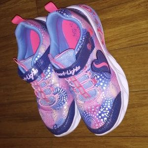 Size 3 Girls Skechers Heart Lights Tennis Shoes